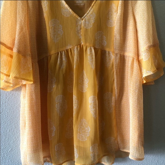 NWOT St.John’s Bay Yellow Patterned Blouse - Picture 3 of 6